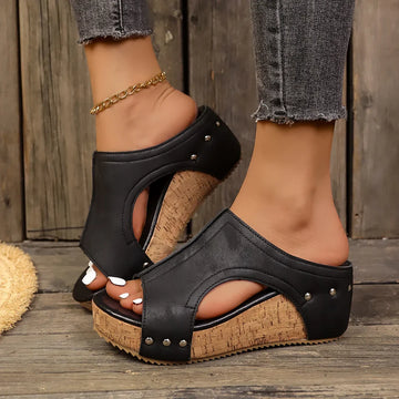 Lumi Stud Wedges - CuroStep