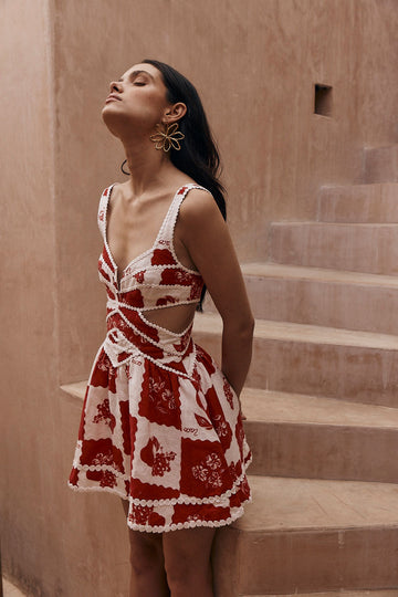 Maria Blumen Kleid - CuroStep