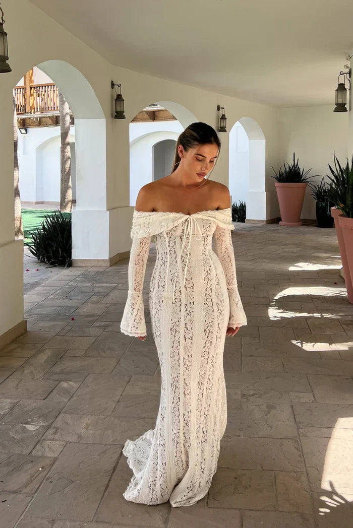 Catherine Lace Maxi Dress - CuroStep