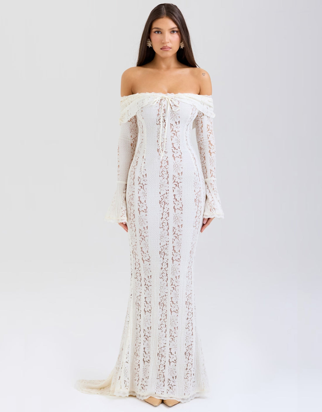 Catherine Lace Maxi Dress - CuroStep