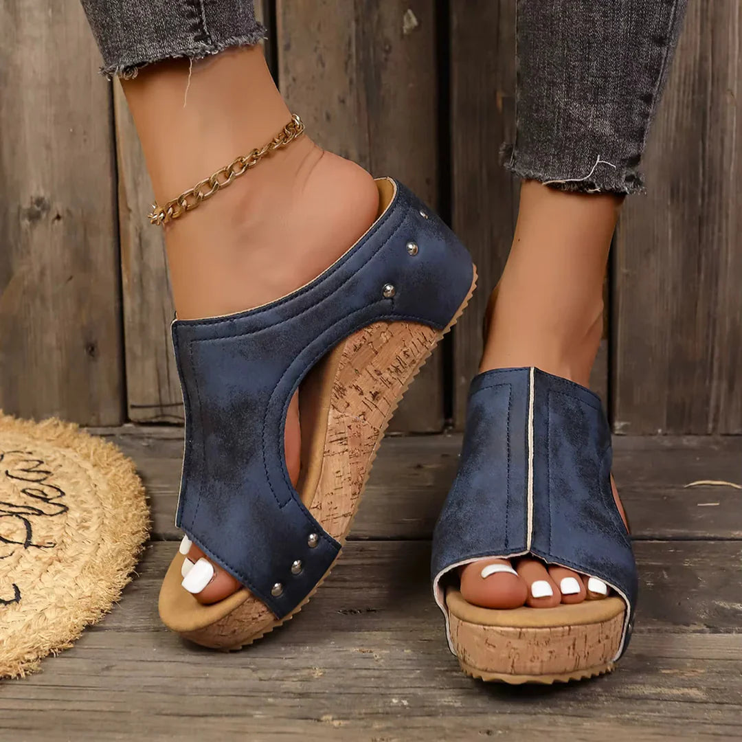 Lumi Stud Wedges - CuroStep