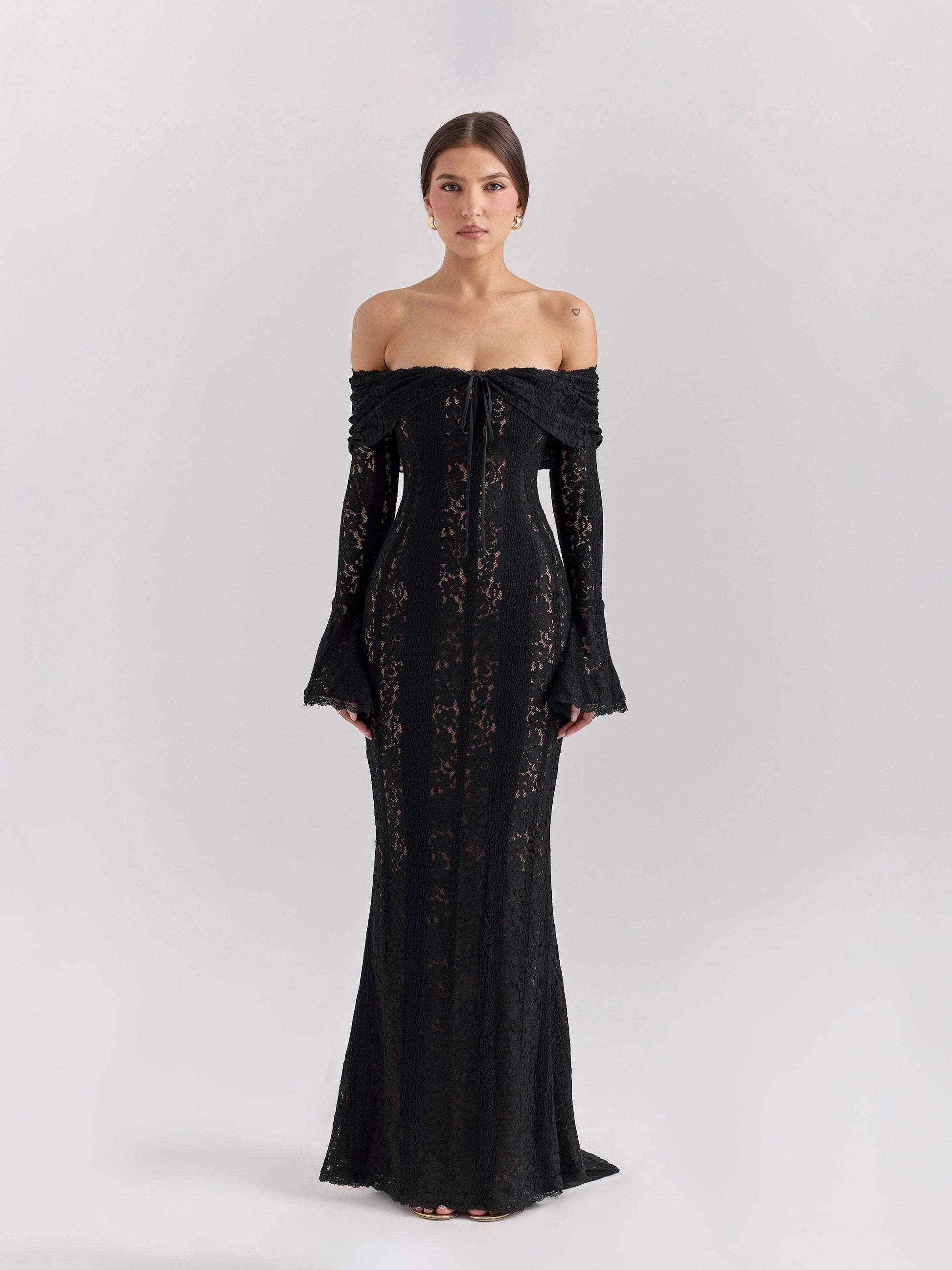 Catherine Lace Maxi Dress - CuroStep